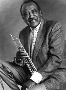 ernie-royal-ac20d841-180c-495a-8e18-3598b603592-resize-750